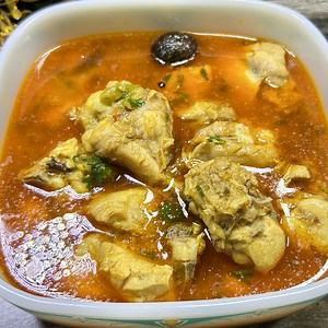 Aloo Chicken Recipe | Perfect Chicken Aloo Shorba (Pyaz nahi tairy ge) | Kitchen with Tubasum