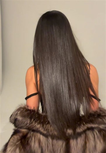 Achieving the Glass Hair Look at New York Fashion Week