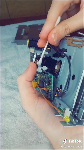 Already made some progress on this IBM PS/2! #Retro #80s #technology #retrogaming #computer #restoration #electronics #repair #vintage #floppydisk