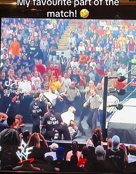 My favourite part of the Referee Match at the WWF Invasion PPV! @WWE #fyp #fypp #foryou #canadian #wwe #wwefan