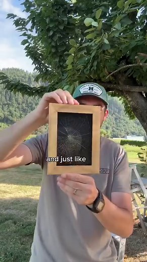Here's how to turn a real spider web into a work of art 🕸️ ••• [🎥: @itsconnorcreates /Instagram] | Parsec