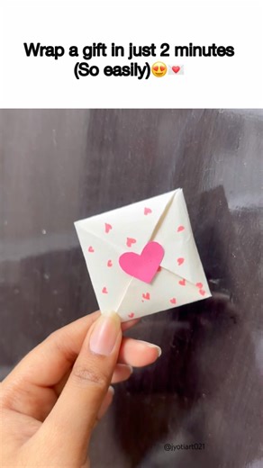 DIY-Super easy gift wrapper in just 2 minutes❤️💌|#trending#shorts#viral#art#giftideas#wrapping#love