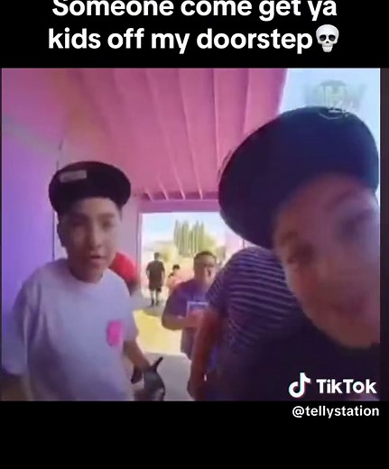 Metro boomin makes it boom i assume? #tellystation #fyp #tiktok #explorepage #tiktoker #ring #door #kids #prank #funny #childhood #metro #metroboomin #share
