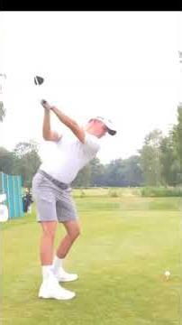 Why your swing has no whip – Part 2 👀 Most golfers lose speed because their hands get pulled