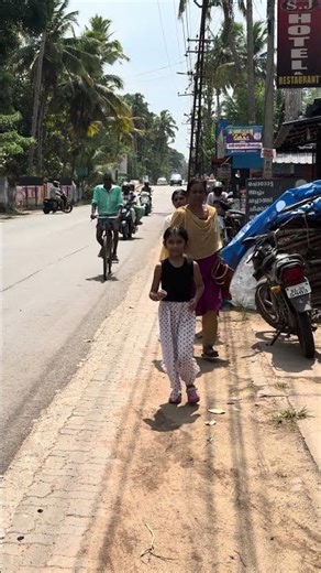 Behind the scenes അപാരത. നട്ടുച്ചക്ക് ഇങ്ങനെ ഓടാൻ പറ്റുമോ സക്കീർ ഭായിക്ക് 😅 #bts #behindthescenes
