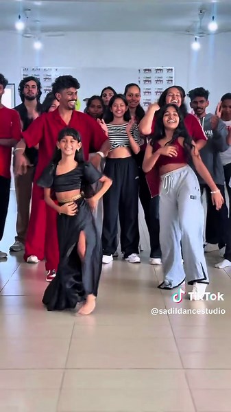 Sadil Dance Studio Class - Sri Lanka Tour