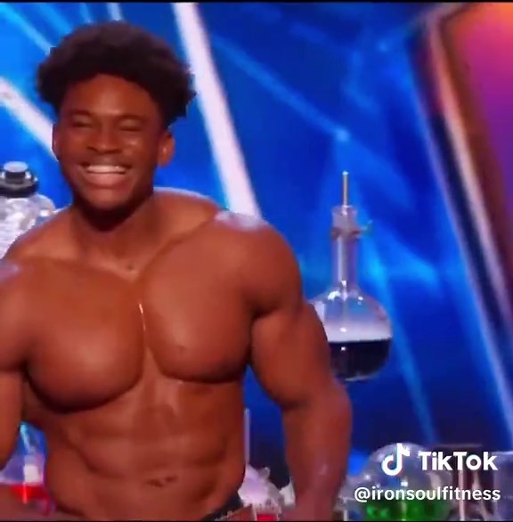 Bodybuilding Reactions: Shocked Gym Moments