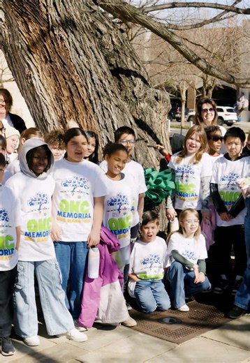 We're thrilled to announce Oklahoma Children’s as our 2026 Kids Marathon sponsor! 🏃 🪁 Marathon volunteers, Memorial Board members, representatives and patient ambassadors from OU Health and students from John Rex Elementary joined us today under the Survivor Tree at the @okcmemorial to share the details of this exciting new collaboration. This partnership will be instrumental in enhancing the Kids Marathon, encouraging our young runners to lead healthy lifestyles and helping teach important le