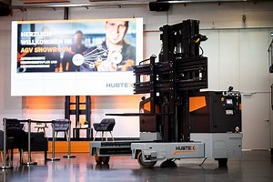 Hubtex presenta nueva carretilla elevadora eléctrica PhoeniX AGV