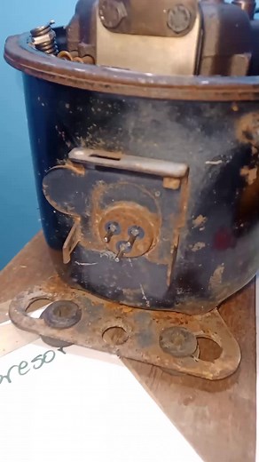 Como verificar eléctricamente un compresor de nevera o freezer, también de A/A. Suscríbete en Youtube para más vídeos 👍#siguemeeeeeeeéeeeéseeeeeeeeeeeeeeeeee #sigueme #aprendeunoficiorentable #aprendeunoficio #Refrigeración #refrigeracióndoméstica #Consejos #Aprender #Hazlo #education #compresor