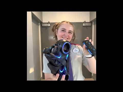 Disney Cast Member EXPLAINS HOW NEW! Remote Control TRON LIGHTCYCLE BIKE WORKS - NEW TRON MERCH 2023
