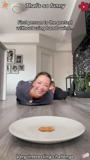 No hand challenge #funny #couple #foryou #fyp