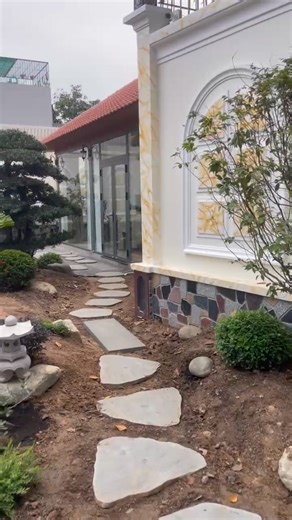 Zions với Tổng kho vật liệu thi công sân vườn, Tùng la hán, Đá sỏi và các sản phẩm decor vườn. Quý khách hàng cần tư vấn liên hệ zions 0941636969 #zions #thietkesanvuon | Zions Garden - Nghệ Thuật Vườn Nhật