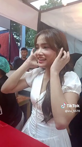 Panas Dingin Liat Uti di PRJ 2025