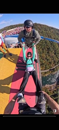 throwing 😱base jumping 😱how about this #jumping