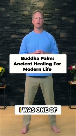 There's a reason this practice has stayed alive for centuries. Buddha Palm comes from the Shaolin temples—a meeting point where Chinese energy arts, martial training, yoga, breathwork, Taoism, and Buddhism blended into something deeply practical and profoundly healing. At its heart, Buddha Palm is about awakening the intelligence of the hands. Not just movement—but awareness, circulation, and intention. Through simple sequences, we learn to: 🙌 Open the energy gates of the hands 💖 Tonify heart 