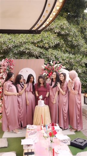 Eat Without Guilt | Dn. Rimsha Amir on Instagram: "Bridal shower 👑✨🎀 Candle bouquet: @jayssencee Bridal favor candle: @jayssencee Bridesmaids dresses : @shehnai.studio Flower bag: @shehnai.studio Bridal favor boxes: @shehnai.studio 📷: @abdul_rehmanphotography #eatwithoutguilt #bridalshower #urforever #bridetobe #eatwithoutguilt bridalshower bridetobe"