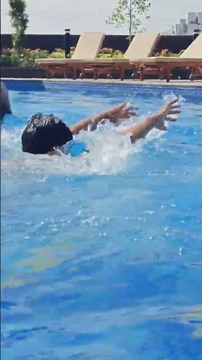 Swimming pool fun with friends 😀😅🧿#fun #friends #friendship