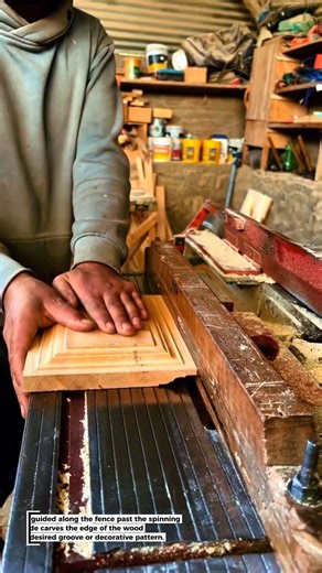 Wood Shaper Machine Creating Beautiful Profiles!