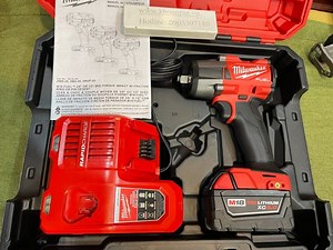 Máy siết bu lông Milwaukee 2962
