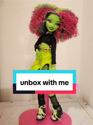 Unboxing Venus McFlytrap from Monster High