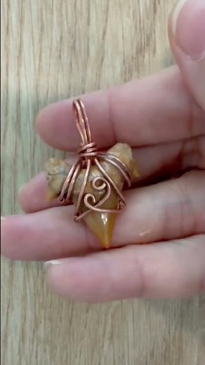Wire-wrap Red Ruby Sharktooth #wirewrappingtutorial #wirewrapstone #sharktooth