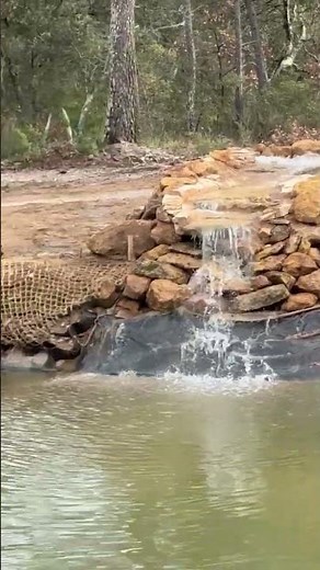 Regardez en vidéo notre installation de pompe Aix-en-Provence pour pompe de bassin autonome.