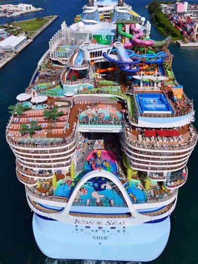 World Largest Ship 🚢 #iconoftheseas #titanic #ship #viral #uku