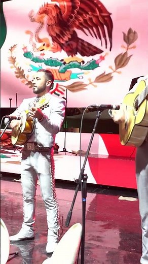 ¡Que viva México!