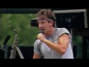 The River - Bruce Springsteen (live at Parc de La Courneuve, Paris 1985)