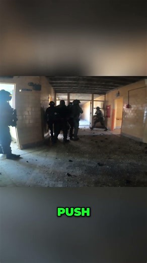 Epic Airsoft Push: Clearing the Hallway! #Airsfot #CQB #airsoftcqb #airsoftgame#squad