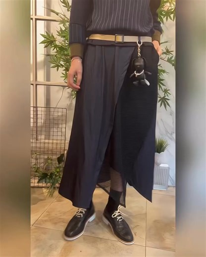 ● 尖沙咀分店 : https://wa.me/85267475621 ● apm 分店 : https://wa.me/85267632255 ● 沙田分店 : https://wa.me/85262167640 ● 銅鑼灣分店 : https://wa.me/85259507045 ＿＿＿＿＿＿＿ On-Line : http://namu.com.hk/ Official Whatsapp : https://wa.me/85251737040 ＿＿＿＿＿＿＿ #namufashion #hkfashion #fw25 | na.mu fashion