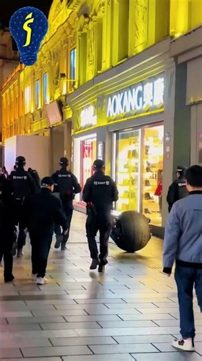 Amazing! Robots are already replacing police in China!