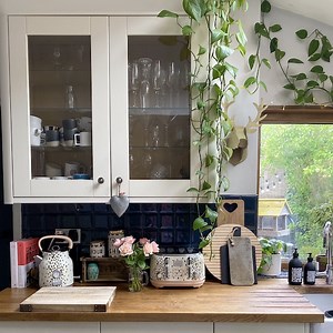 Removing black water marks and stains from wooden, kitchen worktops - Kerry Lockwood - In Detail