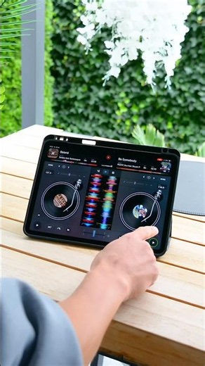 House music + finger drumming on 𝗱𝗷𝗮𝘆 for iPad ​⁠📱🤏@69Beats #djay #djmix #remix #housemusic