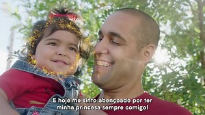 145K views · 10K reactions | Flávio Gonçalves, mais conhecido como Tenente Bahia, perdeu a noiva no mesmo dia em que ganhou a filha, Sophia. De um dia para o outro, ele se viu viúvo, perdido e pai de uma linda menina prematura. Todos os dias, ao abraçar sua princesinha, concretiza a conexão mágica com o poder e a força do abraço sincero. Conheça mais sobre a força dessa superação. | Huggies | Facebook