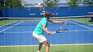 兹维列夫正手Forehand Slow Motion Court Level View - ATP Tennis Forehand Tec