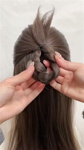 Quick & Stylish Half-Up Half-Down Hair Tutorial