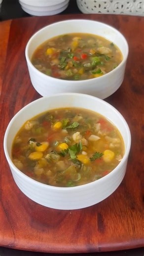 TRIPTI BHALOTIA on Instagram: "Vegetable Soup Recipe #vegsoup #vegetablesoup #soup #winterspecial #healthyfood #food #foodie #foodporn #foodlover #foodblogger #foodstagram #easyrecipes #cooking #recipe Ingredients: • Broccoli ब्रोकोली - 1/2 cup • Carrot गाजर - 1 • Cauliflower पत्ता गोबी - 1/2 Piece • Chopped Ginger कटी हुई अदरक - 1 piece • Capsicum (Red,Yellow & Green) शिमला मिर्च - 3 Piece • French Beans फ्रेंच बीन्स - 5 to 6 Piece • Chopped Green Chili कटी हुई हरी मिर्च - 3 • Garlic लहशुन (Lah