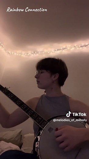 One of my favourite impulse purchases, I’m very excited to properly learn the banjo! Here’s to making the learning process public, starting with Rainbow Connection! #banjo #singersongwriter #cover #themuppets