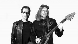 Listen to Sontaag's frenzied version of Hawkwind classic Silver Machine