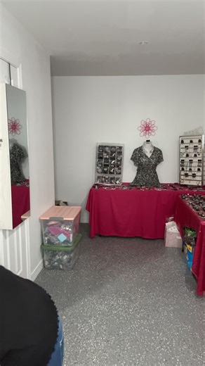 💎PAPARAZZI LIVE NOW💎 ‼️$8 BLING IS MY THING‼️ All my inventory is Beautiful, Exquisite and safe to your skin.⛓💎💍❤️ ✅ you an pick up your order. I can deliver locally and or will meet you with a $25 minimum purchase. ✅ I ship across the USA for a flat rate fee of $5.00 🇺🇸📦📫 ✅ Like what you see - Inbox me and start making profit from the get-go. 💲💰💵 ✅If you don’t see the red live on the top left hand corner that means you are watching my #replay and if you’d like an item just take a scr