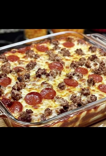 Meat Lover's Pizza Casserole: A Cheesy Delight