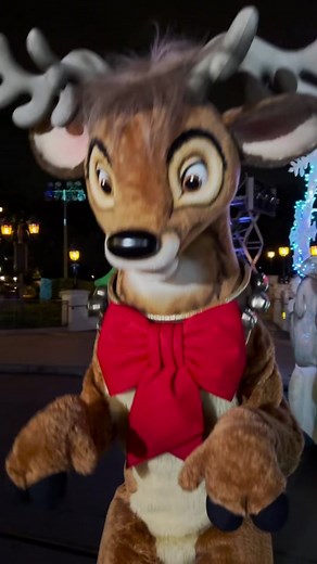 Disney Reindeer Parade at Christmas | Santa's Sleigh Ride