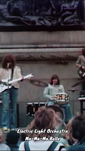 Electric Light Orchestra Ma-Ma-Ma Belle -1973 #elo #mamamabelle #fyp #foryou #70smusic #70ssong #progrock #jefflynne #bevbevan #midnightspecial#electriclightorchestra #poprock #musicvideo #memories #1970s#rockmusic #richardtandy #mikeedwards #mikkaminski #throwbacksongs