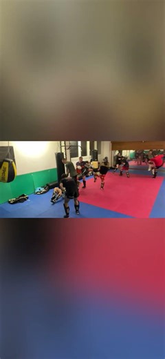 What’s wrong with these people? 🤨 kickboxing fail