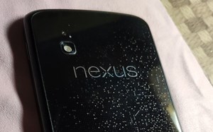 【捡垃圾】2012年的手机刷上安卓9.0还能否再战？谷歌四太子Nexus4开箱体验