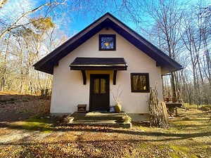 【お申込み中】北杜市高根町清里～清里の森別荘地に佇む林間のドイツハウス