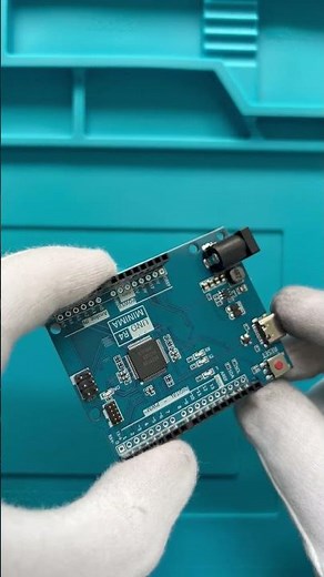 Arduino Uno R3 vs. R4: Der Unterschied ist RIESIG! 🤯
