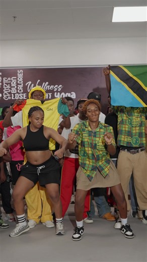 We brought Ghanaian vibes to Tanzania 🇹🇿 😝💥🇬🇭… Dc: @charger⭐️ .. With @Angelnyigu .. @thefamousplayers .. #dance #fyp #tanzaniantiktok🇹🇿